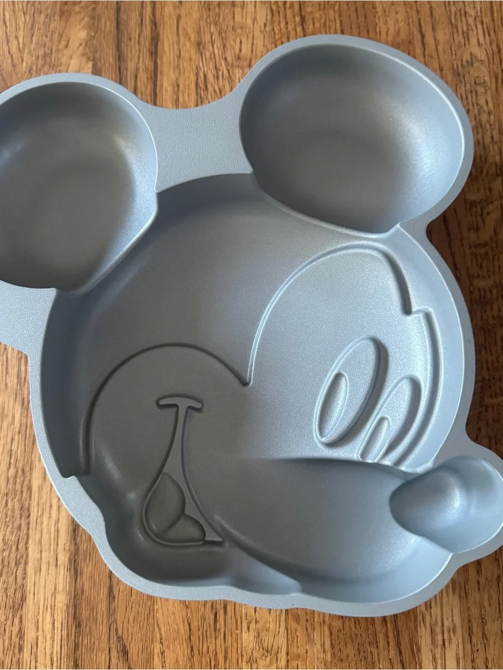 NIB Farberware Disney Mickey Mouse Cast Aluminum Cake Pan Nonstck. vintage style